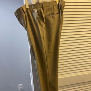 Haggar Dress Pants | Classic Khaki | Size 38x32 | Wrinkle-Free Straight Fit